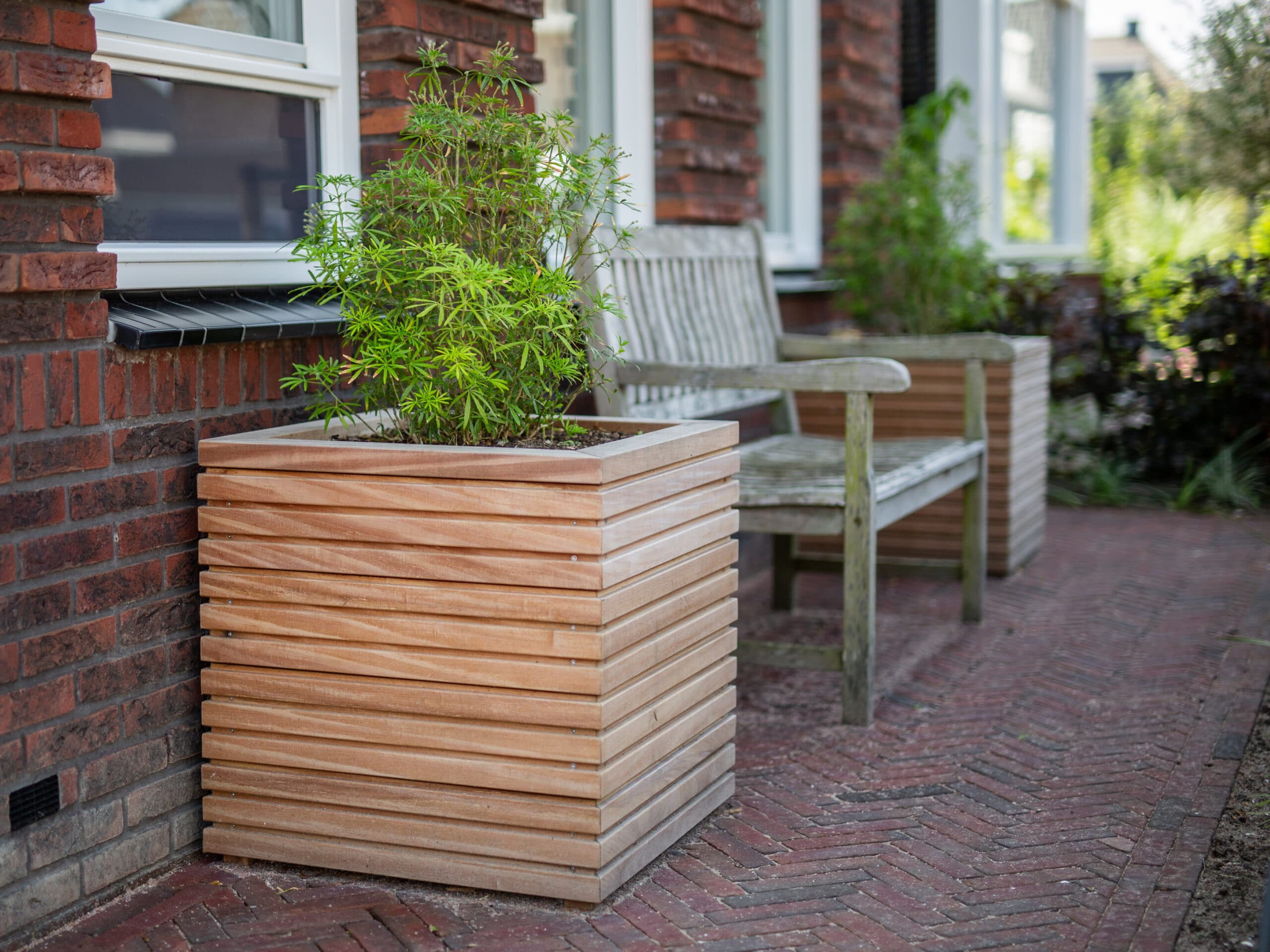 Aangelegd terras met bestrating in Heerhugowaard