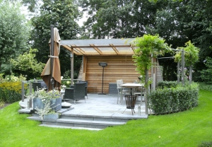 Overkapping als beschut plekje in de tuin